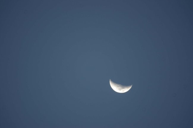 ../previews/007-Mond_uebern_Aequator.jpg.medium.jpeg